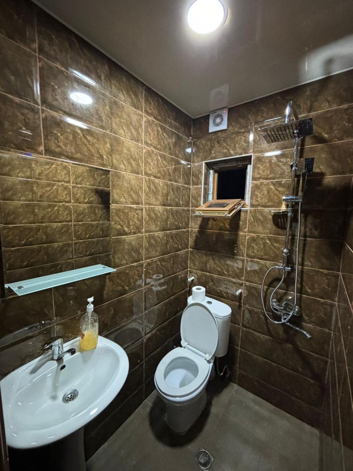 Friendly House Hotel อาคัลท์ชิกเค ภายนอก รูปภาพ